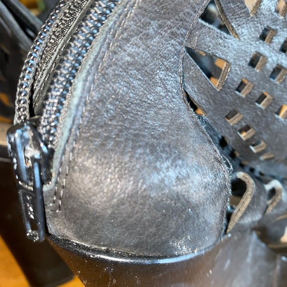 Cut out platform black wedges. Easy to walk in. Comfy. - Picture 7 of 9